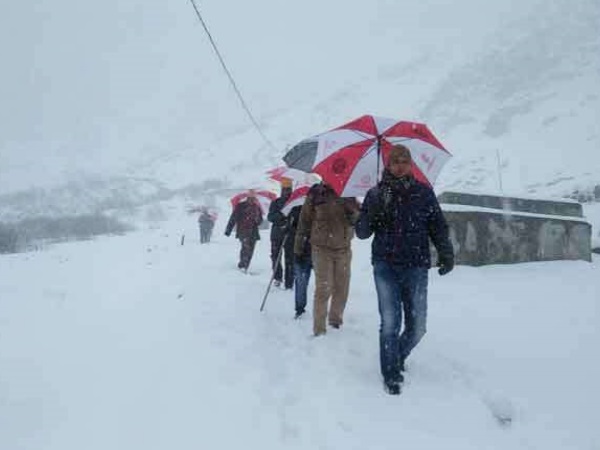 डीएम मंगेश शनिवार को केदारनाथ के लिए रवाना हुए थे