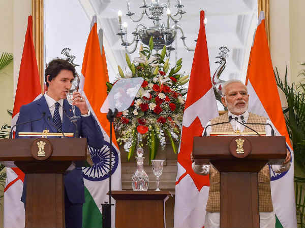 भारत यात्रा बनी उनके लिए मुसीबत 