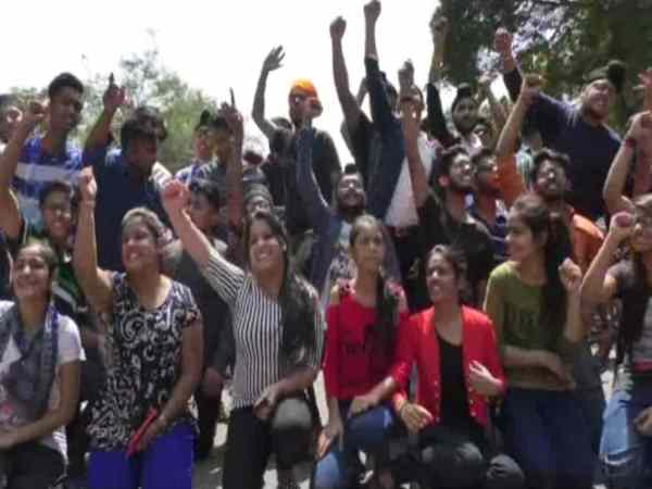 सीबीएसई ने किया है दो विषयों की परीक्षा दोबारा कराने का एलान
