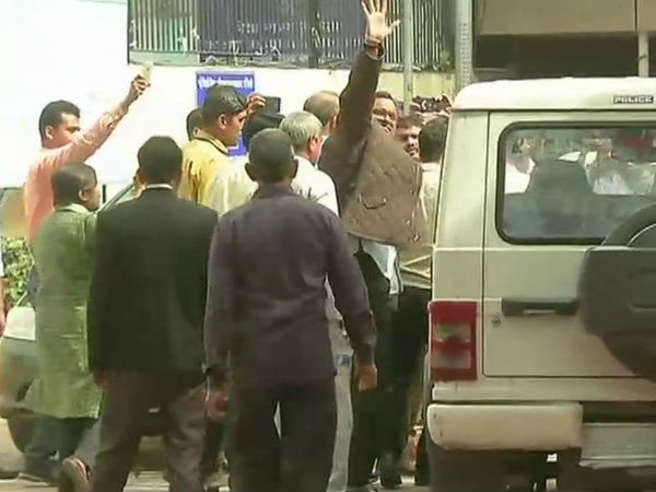 14 दिन की हिरासत मांगी