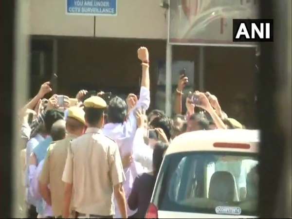 ईडी का आरोप है कि...