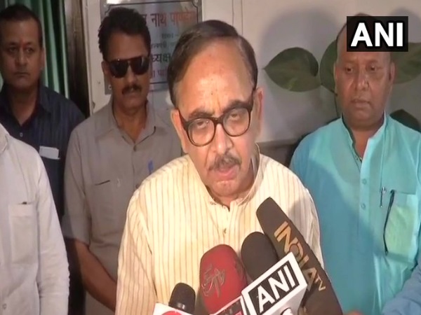 सपा-बसपा पर बोला हमला सपा-बसपा पर बोला हमला