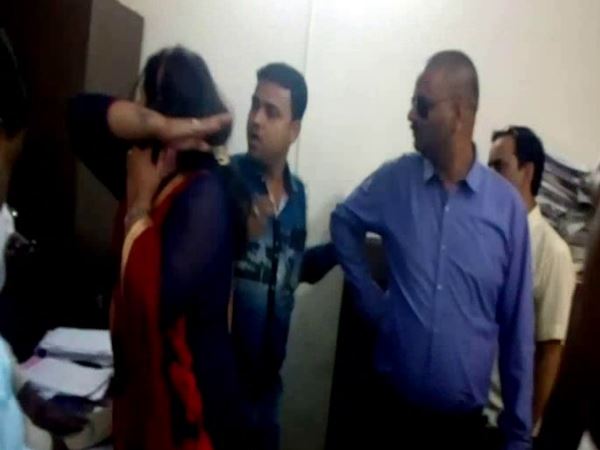  केस्को सब स्टेशन में क्लर्क है पति राजेश