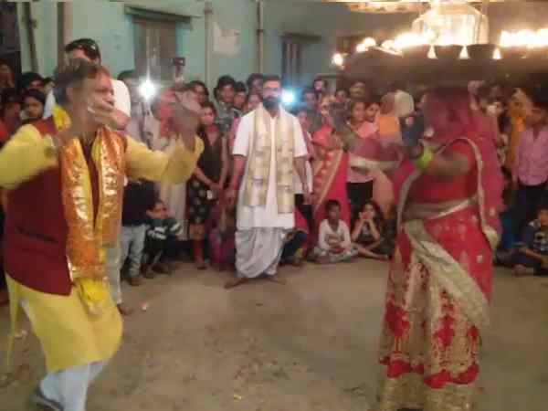 BJP MLA dance with Charkula dance in Mathura