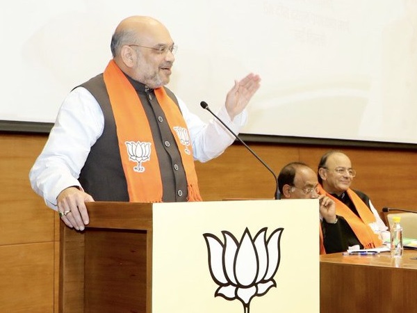 विपक्ष संसद में गतिरोध पैदा कर रहा है