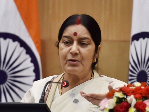 भाजपा की महिला नेता भी अग्रवाल पर सख्त