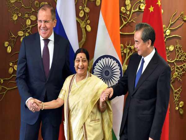 चीनी ड्रैगन अब भारत से नहीं कराएगा लड़ाई चीनी ड्रैगन अब भारत से नहीं कराएगा लड़ाई