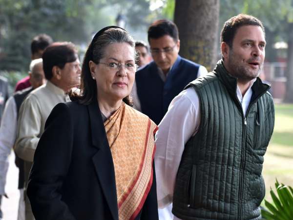 प्रियंका गांधी की राजनी‍ति में एंट्री पर सोनिया गांधी ने कही बड़ी बात 