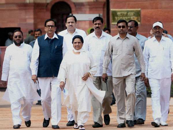 गेस्ट हाउस कांड में सपा के लोग नहीं थे शामिल गेस्ट हाउस कांड में सपा के लोग नहीं थे शामिल