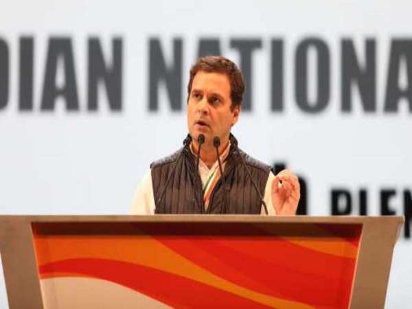 राहुल गांधी ने मंदिर के पुजारी से पूछा सवाल