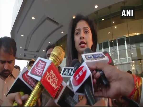 हसीन से नहीं, लेकिन बेटी से मिले शमी हसीन से नहीं, लेकिन बेटी से मिले शमी