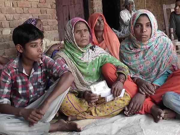 डॉक्टर ने किया मृत घोषित डॉक्टर ने किया मृत घोषित