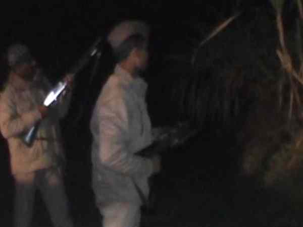 बदमाशों को पकड़ने के लिए कॉम्बिंग