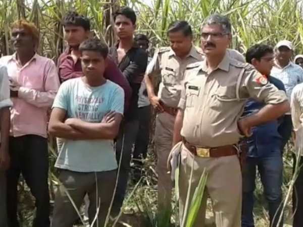 जेसीबी से किया गया बचाव कार्य