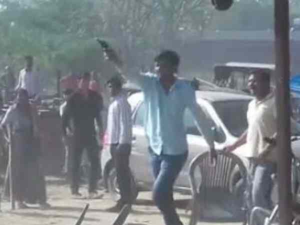 महिलाओं ने भी किया हमला