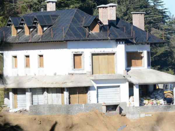 Sonia Gandhi visit Shimla to watch Priyanka dream home