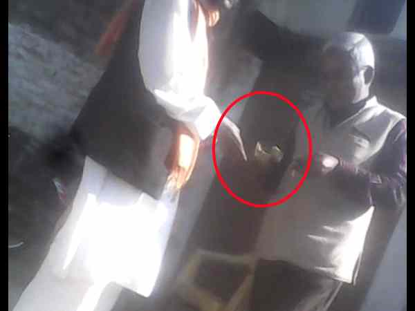 bribery video viral of lekhpal in sultanpur