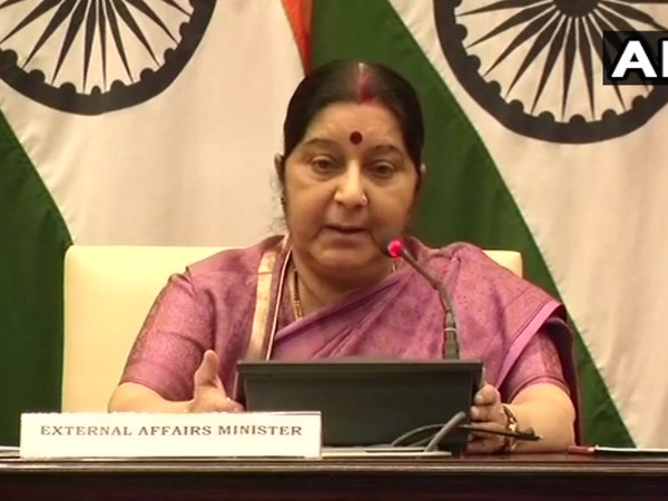 जितने भारी मन से गई थी, उससे भारी मन से लौटी