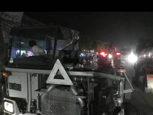 Two truck accident in Etah, two killed in accident