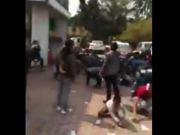 नोट उड़ाने के लगे आरोप