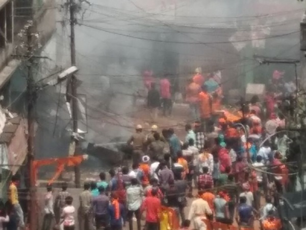 जुलूस के दौरान दो समूहों के बीच झड़प में दो लोगों की मौत जुलूस के दौरान दो समूहों के बीच झड़प में दो लोगों की मौत