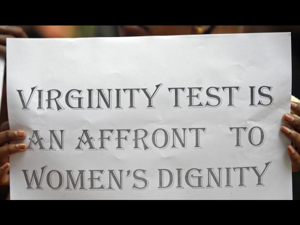 सफेद चादर पर खून से देखी जाती है दुल्हन की पवित्रता सफेद चादर पर खून से देखी जाती है दुल्हन की पवित्रता