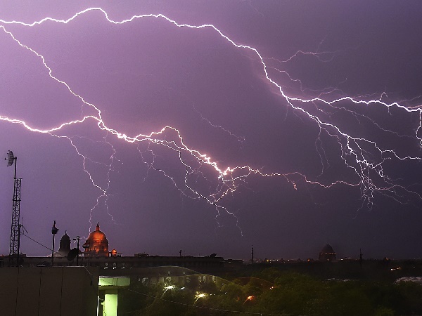 दिल्ली में अभी औऱ परेशान करेगा मौसम