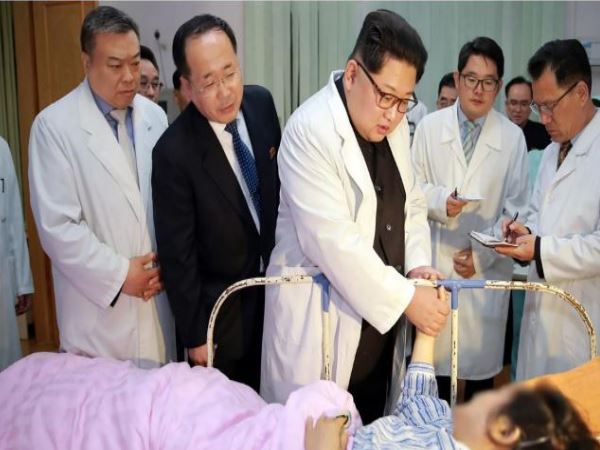 क्या बदल रहे हैं तानाशाह? घायलों से मिलने पहुंचे किम जोंग उन क्या बदल रहे हैं तानाशाह? घायलों से मिलने पहुंचे किम जोंग उन