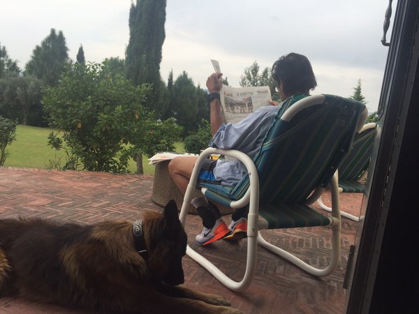 इसलिए कुत्तों से परेशान थी बुशरा