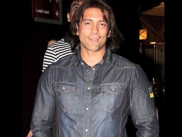 ऑटो चलाने वाले से की मारपीट