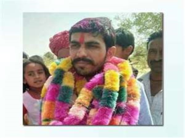 बेटे की पढ़ाई के लिए पिता ने लिया कर्ज बेटे की पढ़ाई के लिए पिता ने लिया कर्ज