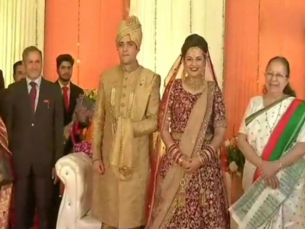  धर्म के ऊपर उठकर किया रिश्ते को स्वीकार