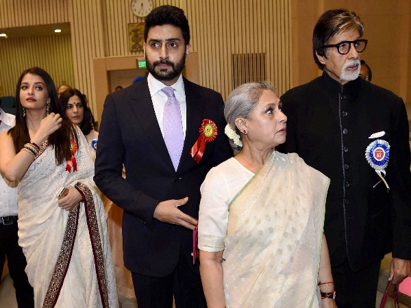 माता-पिता के साथ रहने पर उड़ाया अभिषेक का मजाक