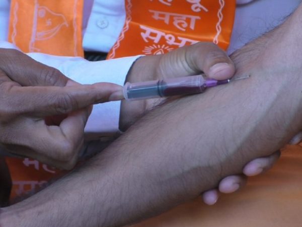 पीएम को लिखा खून से पत्र पीएम को लिखा खून से पत्र