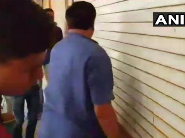 पार्टी के लिए ही कराया बाजार बंद