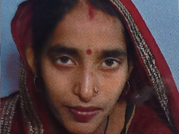 A husband killed his wife in front of children in Agra