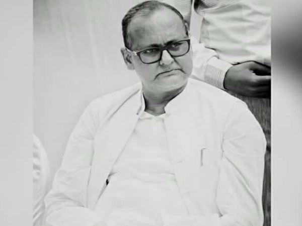 former MLA akhilesh pratap singh claims that dinesh singhs raily was totaly flop former MLA akhilesh pratap singh claims that dinesh singhs raily was totaly flop