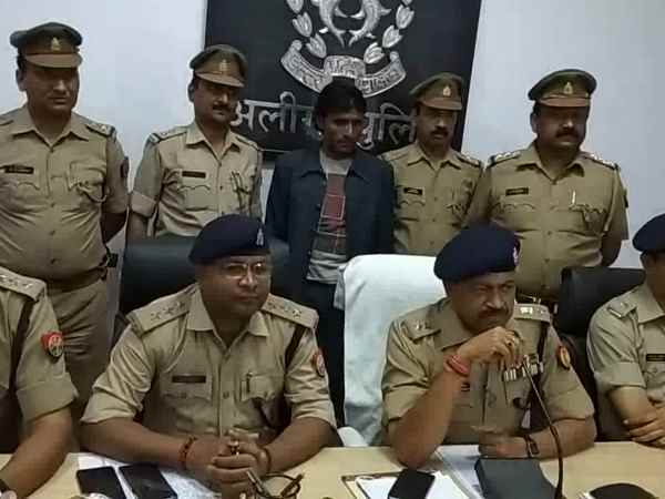 police arrested serial killer in Aligarh police arrested serial killer in Aligarh
