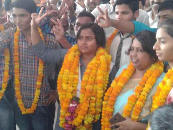 up board Anjali Verma tops in high school
