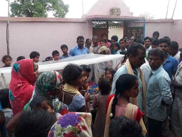 पोते को बचाने के लिए तेंदुए से भिड़ गया दादा