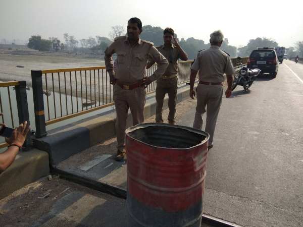 पूर्वांचल के कई जिलों को जोड़ता है पुल