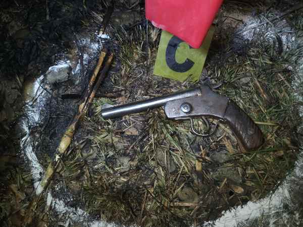 मुठभेड़ के बाद किया गिरफ्तार