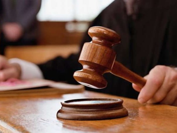 अवमानना की कार्यवाही शुरू करना आदर्श होगा