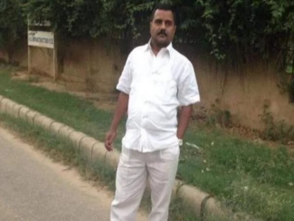 विगत 4 अप्रैल को पेशी से लौट रहे सुरेंद्र सिंह को विधायक भाई के गुर्गों ने की जमकर पिटाई