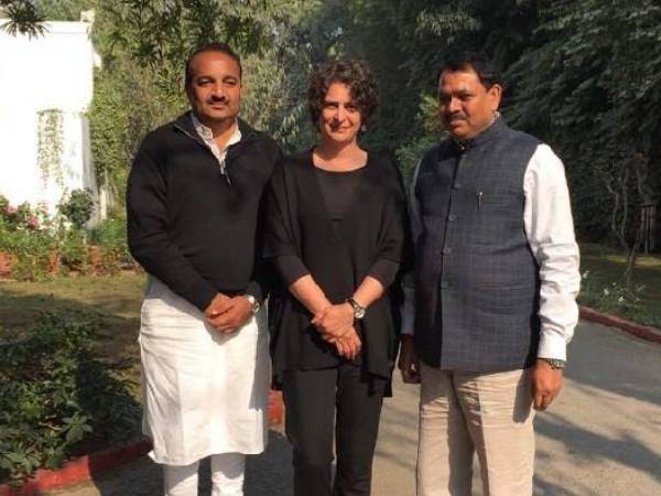  कांग्रेस को बताया एक प्राइवेट कंपनी, भाजपा को एक संगठन