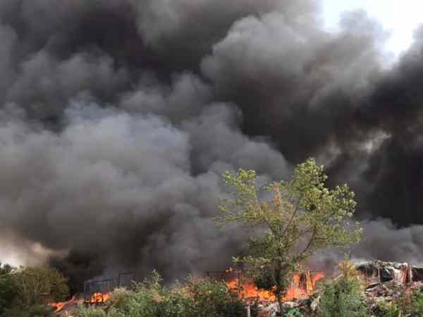Fire in houses of Lucknow