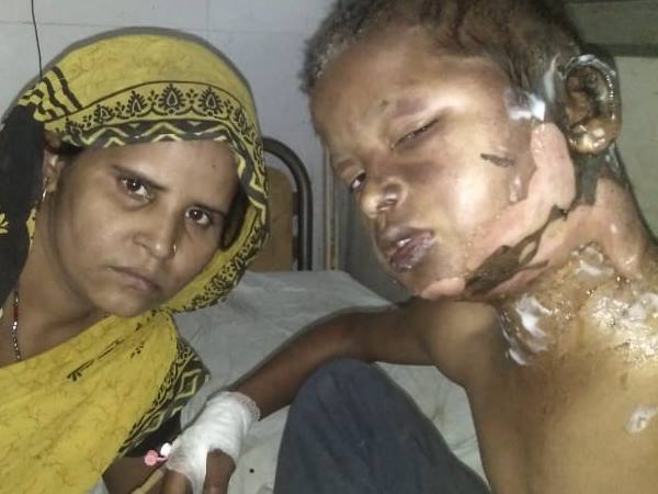 दिन में लाया था केरोसिन का तेल दिन में लाया था केरोसिन का तेल