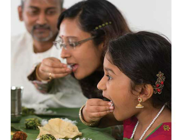 पूरे परिवार को साथ मिल बैठकर ही भोजन करना चाहिए