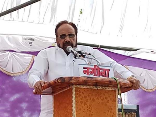 गोपाल ने कहा कि...