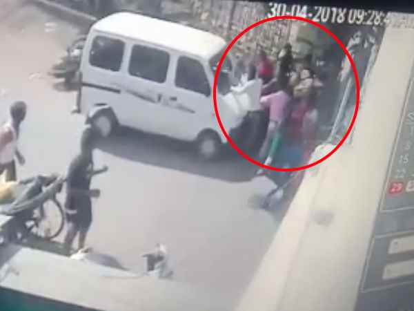 Car rider crashes 7 people in Kanpur